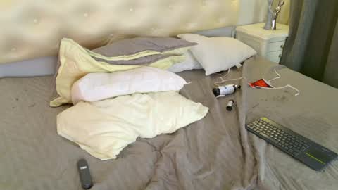 scarleettdoll online show from May 16, 1:19 am