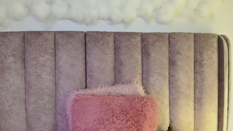 Scarlet  online show from December 2, 5:20 am