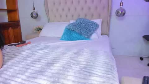 Snapshot of scarlet_brown20 chatting on October 10, 10:14 pm sacrlet online show from October 10, 10:14 pm