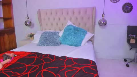 Snapshot of scarlet_brown20 chatting on October 11, 10:23 pm sacrlet online show from October 11, 10:23 pm