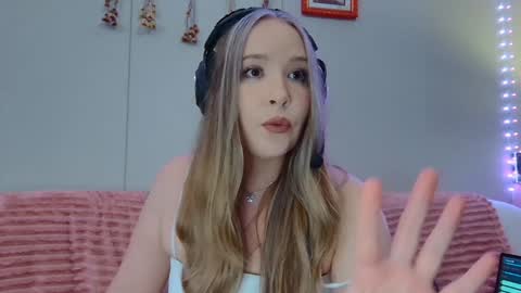 Snapshot of scarlet_carnal chatting on January 22, 1:10 am Scarlet Carnal - online show from January 22, 1:10 am