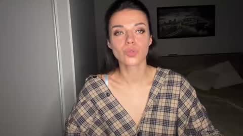 Sophie online show from June 11, 7:05 am