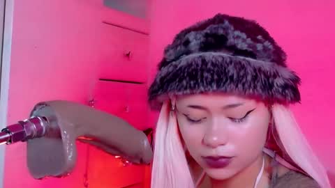 scarlet_gold online show from May 28, 11:02 pm