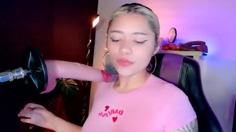 scarlet_gold online show from December 21, 4:06 am