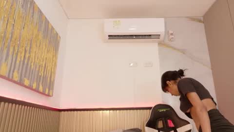 scarlet_vixen_ online show from February 13, 1:02 pm