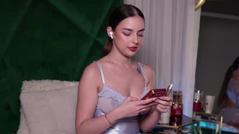 scarletcolesx online show from June 18, 11:42 pm
