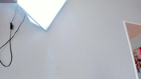 Scarlet  online show from February 11, 4:47 am