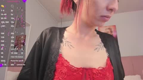 Snapshot of scarletgv chatting on March 10, 5:43 am Scarlet online show from March 10, 5:43 am