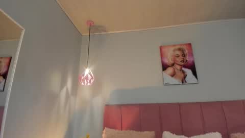 Scarlet  online show from February 12, 6:59 am