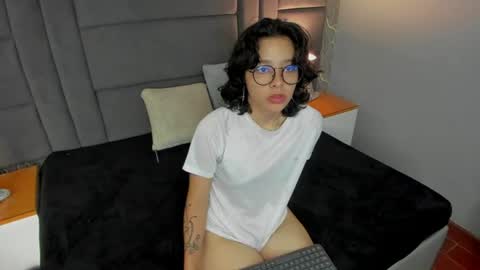scarleth_blaze online show from June 25, 3:39 am