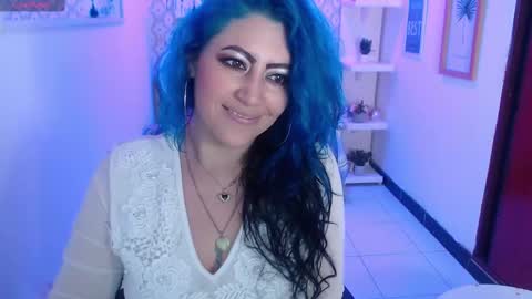 Snapshot of scarleth_bluee chatting on March 3, 3:05 am Scarleth online show from March 3, 3:05 am