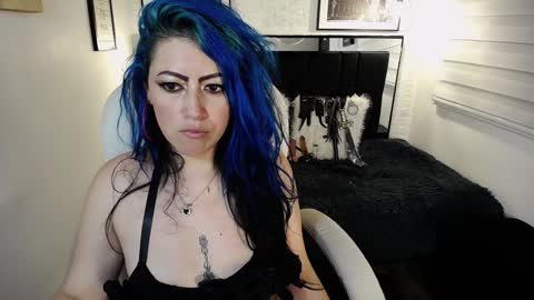 Snapshot of scarleth_bluee chatting on December 28, 5:55 am Scarleth online show from December 28, 5:55 am