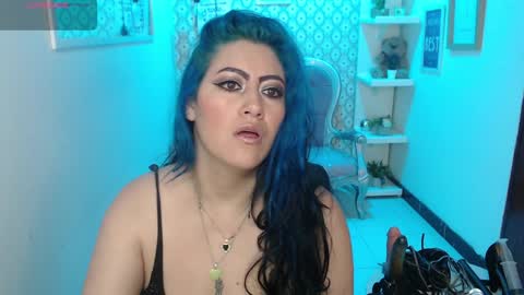 Snapshot of scarleth_bluee chatting on January 30, 3:11 am Scarleth online show from January 30, 3:11 am