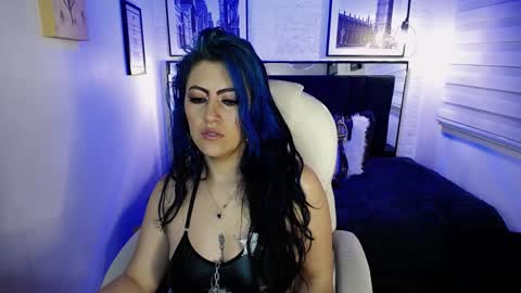 Snapshot of scarleth_bluee chatting on December 21, 8:43 pm Scarleth online show from December 21, 8:43 pm