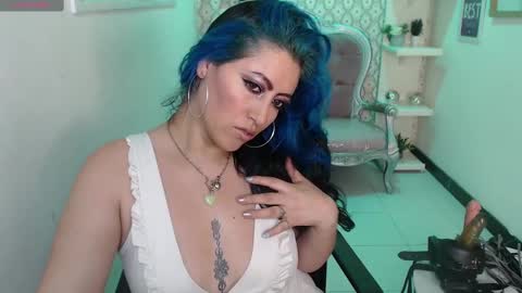 Snapshot of scarleth_bluee chatting on February 12, 3:07 am Scarleth online show from February 12, 3:07 am