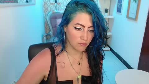 Snapshot of scarleth_bluee chatting on March 10, 2:50 am Scarleth online show from March 10, 2:50 am