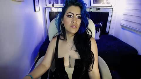 Snapshot of scarleth_bluee chatting on December 19, 8:13 pm Scarleth online show from December 19, 8:13 pm