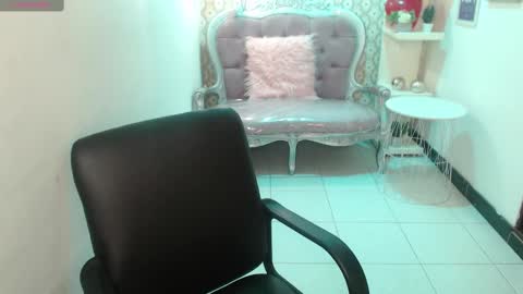 Snapshot of scarleth_bluee chatting on February 20, 3:12 am Scarleth online show from February 20, 3:12 am