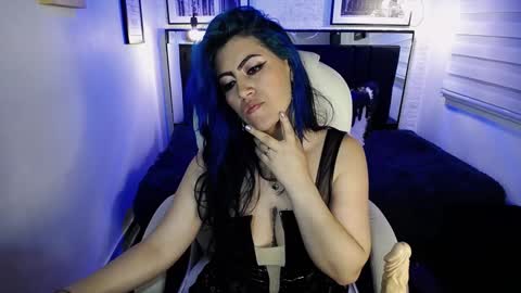 Snapshot of scarleth_bluee chatting on December 20, 6:19 am Scarleth online show from December 20, 6:19 am