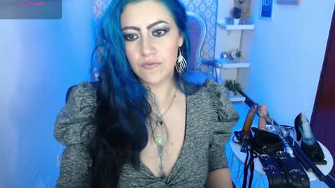 Snapshot of scarleth_bluee chatting on January 20, 3:04 am Scarleth online show from January 20, 3:04 am