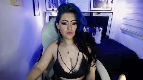 Snapshot of scarleth_bluee chatting on December 23, 3:07 am Scarleth online show from December 23, 3:07 am