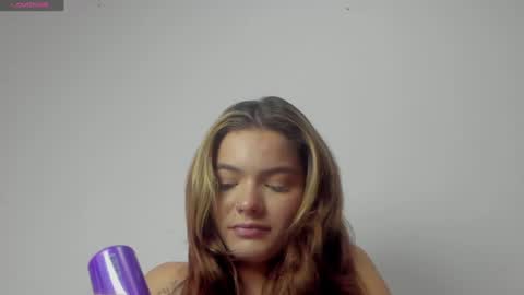 Snapshot of scarleth_owens1 chatting on January 17, 2:18 am    online show from January 17, 2:18 am
