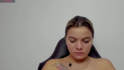 Snapshot of scarleth_owens1 chatting on January 15, 2:49 am    online show from January 15, 2:49 am