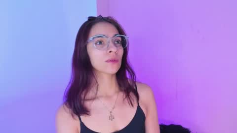 Snapshot of scarleth_red_ chatting on January 10, 11:54 am I am Scarleth Check mi profile online show from January 10, 11:54 am