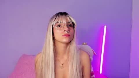 Snapshot of scarleth_red_ chatting on January 28, 12:00 pm I am Scarleth Check mi profile online show from January 28, 12:00 pm