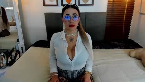 scarleth online show from January 8, 12:42 pm