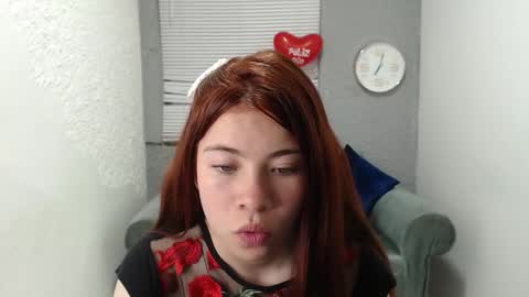 Snapshot of scarlethsexy69 chatting on October 2, 12:54 pm scarlethsexy69 online show from October 2, 12:54 pm
