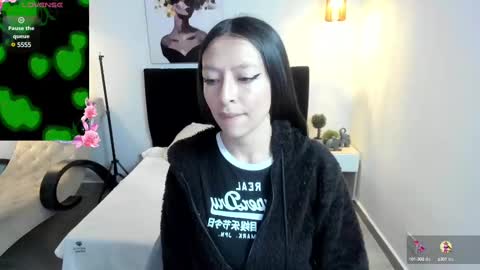 Snapshot of scarlett__bell chatting on February 17, 12:27 pm Scarlett online show from February 17, 12:27 pm