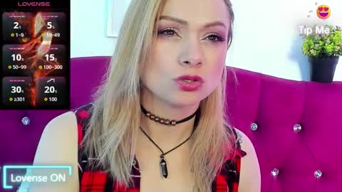 Snapshot of scarlett_blake11 chatting on September 25, 5:28 am scarlett_blake11 online show from September 25, 5:28 am