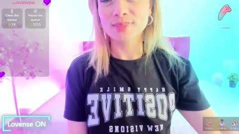 Snapshot of scarlett_blake11 chatting on October 3, 6:40 am scarlett_blake11 online show from October 3, 6:40 am