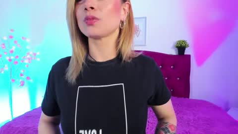 Snapshot of scarlett_blake11 chatting on September 12, 5:30 am scarlett_blake11 online show from September 12, 5:30 am
