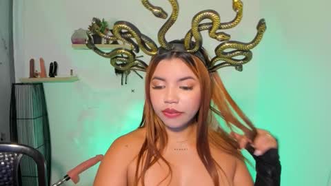 Snapshot of scarlett_enjoy1 chatting on October 16, 2:52 pm scarlett_enjoy1 online show from October 16, 2:52 pm