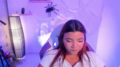 Snapshot of scarlett_enjoy1 chatting on October 17, 5:49 pm scarlett_enjoy1 online show from October 17, 5:49 pm