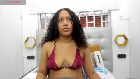 Snapshot of scarlett_fox20 chatting on October 1, 11:04 am scarlett_fox20 online show from October 1, 11:04 am