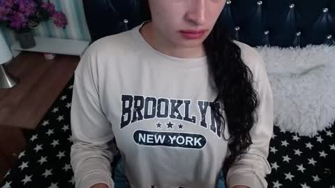 Snapshot of scarlett_keaton chatting on September 22, 5:17 am scarlett_keaton online show from September 22, 5:17 am
