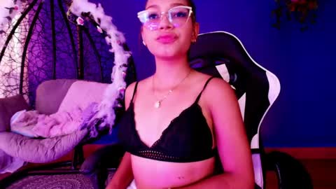 scarlett_lune online show from May 20, 9:01 pm