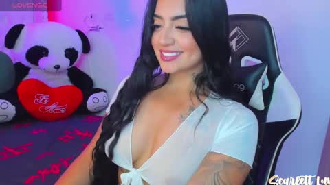 Snapshot of scarlett_luv chatting on February 19, 5:49 am Kim online show from February 19, 5:49 am