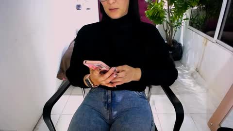 Snapshot of scarlett_sex2 chatting on September 25, 12:48 pm scarlet online show from September 25, 12:48 pm
