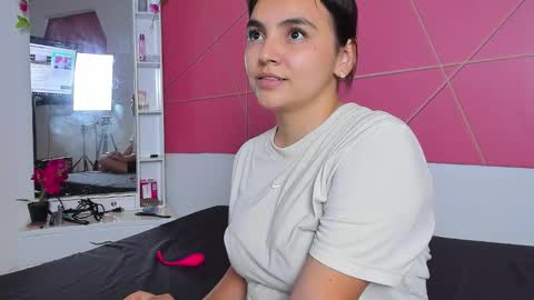 Isabella online show from September 22, 1:15 am