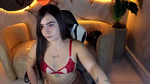 Snapshot of scarlett_smith_tp chatting on October 11, 2:53 pm Scarlett online show from October 11, 2:53 pm