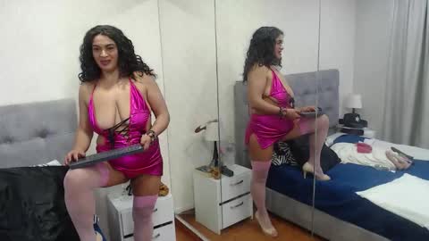 Snapshot of scarlettgreen_ chatting on October 14, 12:08 pm Scartt online show from October 14, 12:08 pm