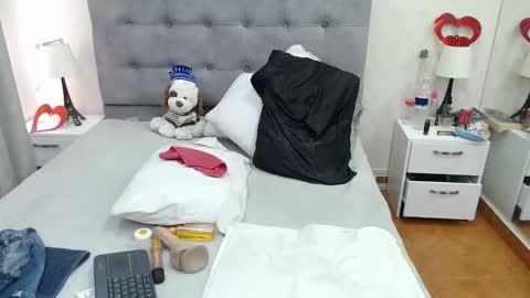 Snapshot of scarlettgreen_ chatting on September 9, 1:44 pm Scartt online show from September 9, 1:44 pm