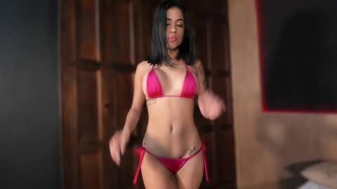 scarlettsinclaiir_ online show from November 13, 5:01 pm