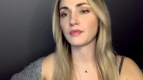 ScarlettxBlonde online show from April 22, 8:06 pm