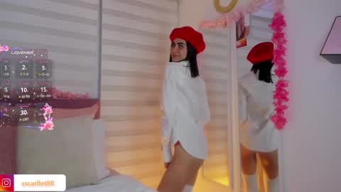 Snapshot of scarlletfoxx chatting on January 2, 9:28 pm SCARLLET online show from January 2, 9:28 pm