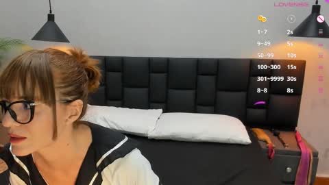 Snapshot of sccarlett_johnnson chatting on September 10, 10:21 pm Ines online show from September 10, 10:21 pm